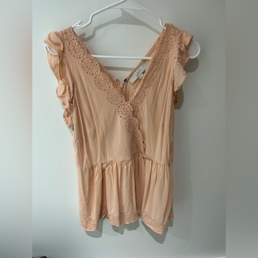 3/$15!!! LOFT Peachy Pink Crochet Trim Sleeveless Blouse